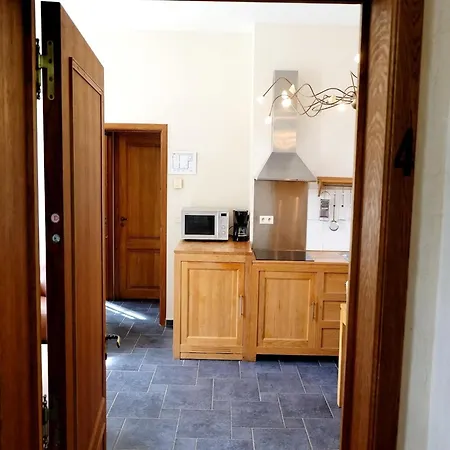 Cozy In A 16th Century Castle, Cleaning Included Holiday home *